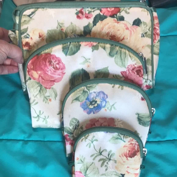 NWOT Cosmetic Bag Set - Picture 7 of 9